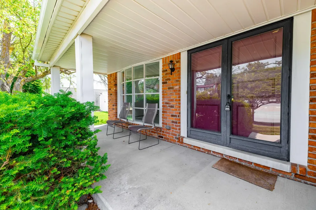 15661 Cumberland Street Riverview City MI 48193