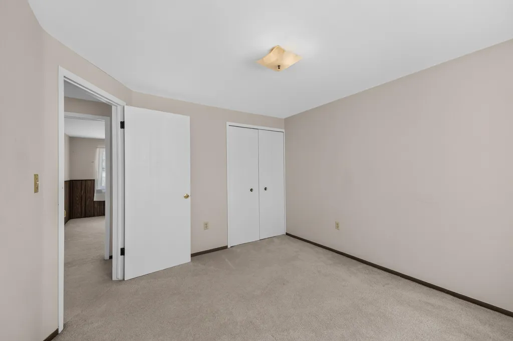 15661 Cumberland Street Riverview City MI 48193