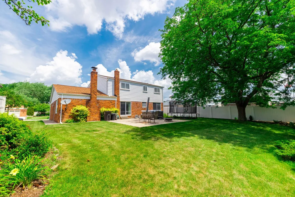 15661 Cumberland Street Riverview City MI 48193