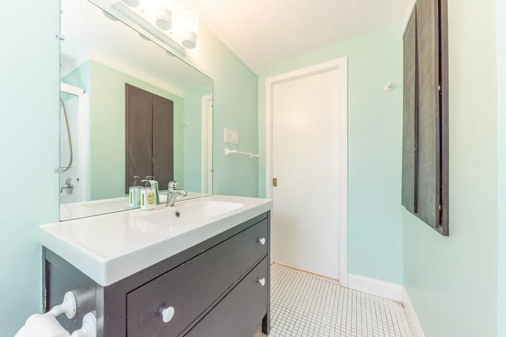 2683 Deake Avenue Pittsfield Charter Township MI 48108
