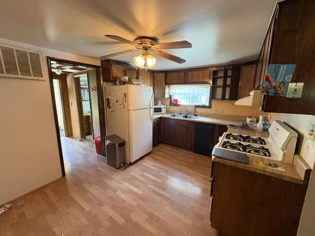 3157 Ludwig Street Burton City MI 48529