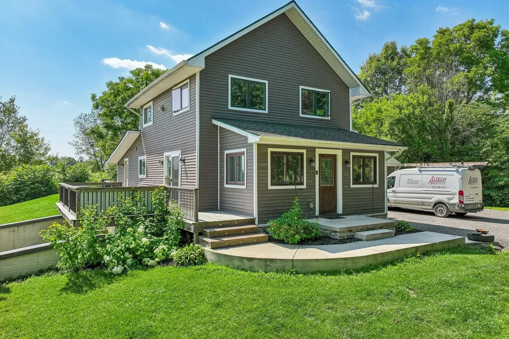10120 Noggles Road Manchester Township MI 48158