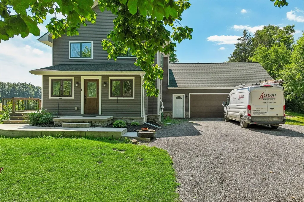10120 Noggles Road Manchester Township MI 48158