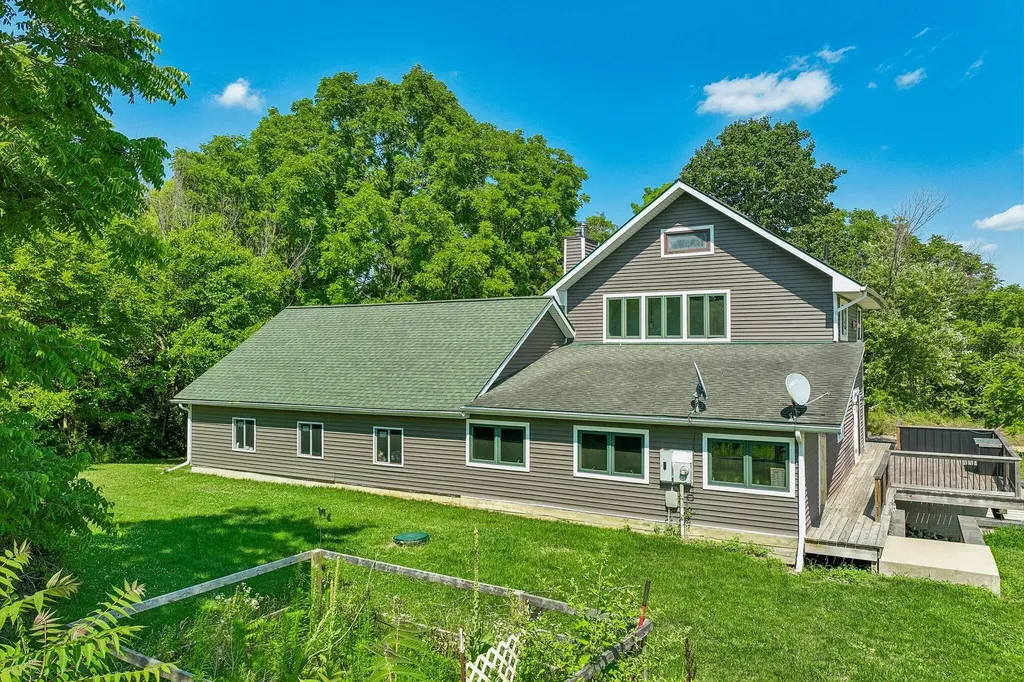 10120 Noggles Road Manchester Township MI 48158
