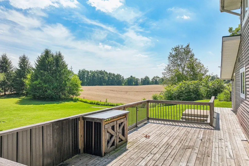 10120 Noggles Road Manchester Township MI 48158