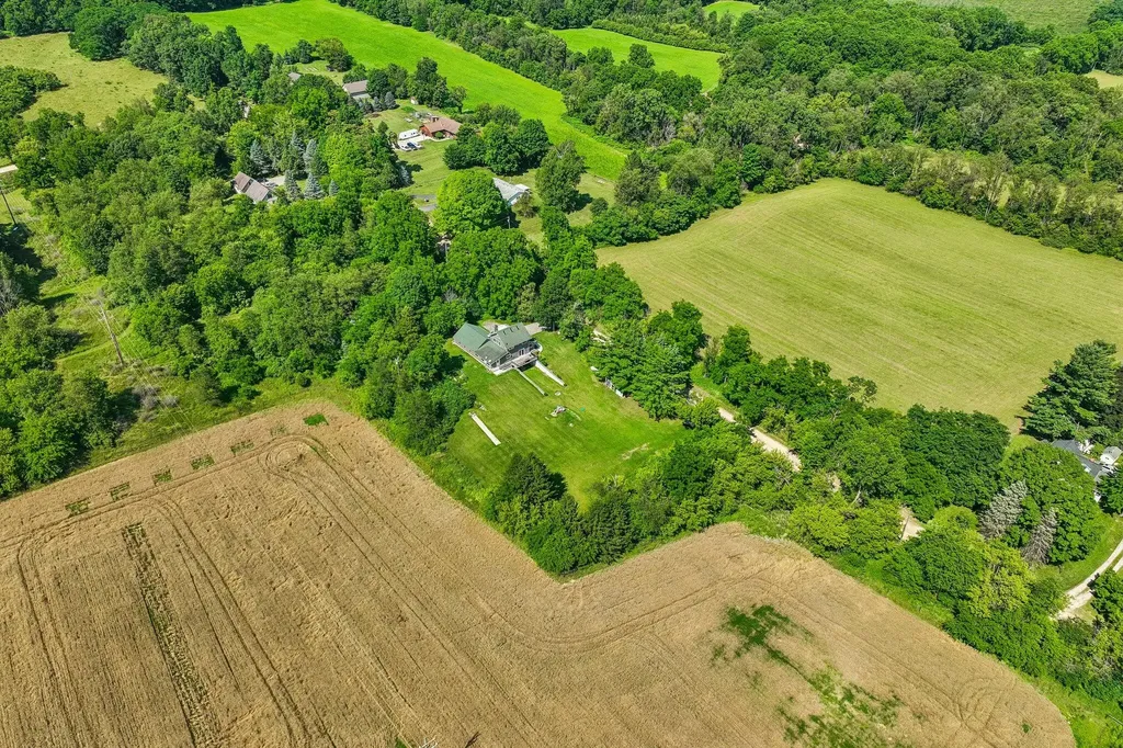 10120 Noggles Road Manchester Township MI 48158