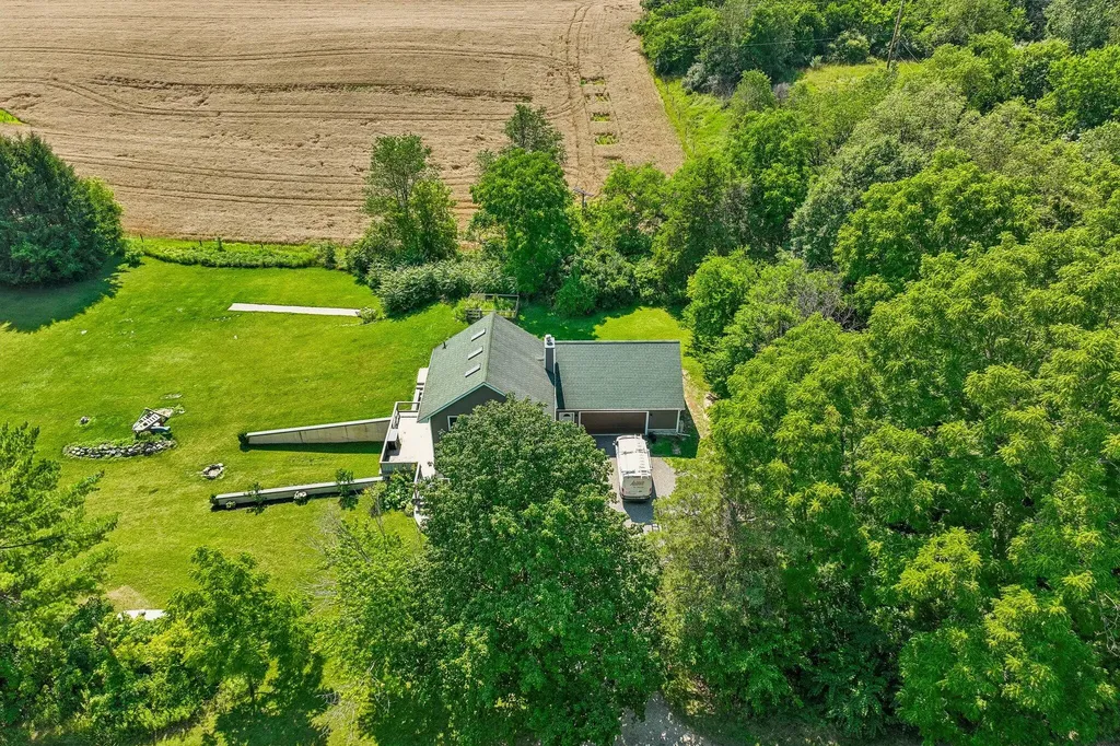 10120 Noggles Road Manchester Township MI 48158