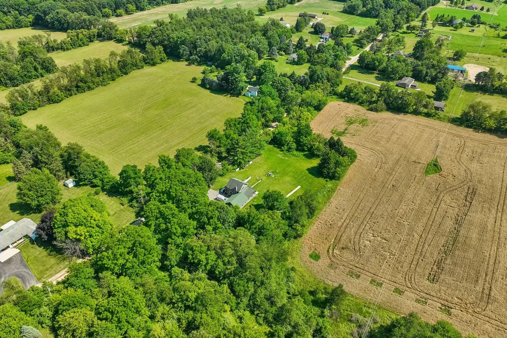10120 Noggles Road Manchester Township MI 48158