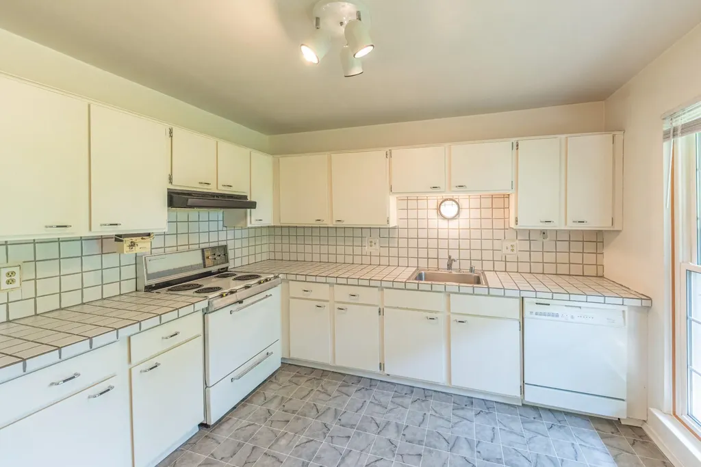 3286 Alpine Drive Ann Arbor City MI 48108