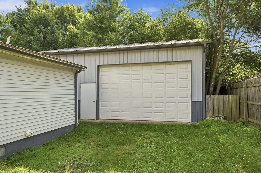 582 Leenhouts Street Comstock Charter Township MI 49048