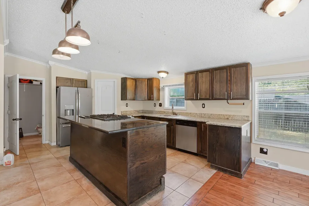 582 Leenhouts Street Comstock Charter Township MI 49048