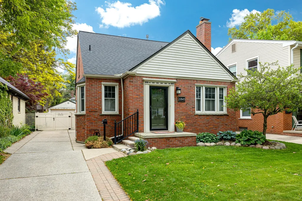 22845 Wellington Street Dearborn City MI 48124
