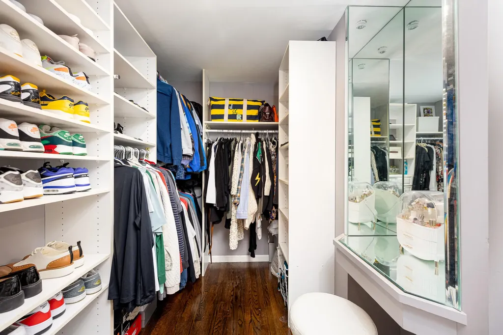 22845 Wellington Street Dearborn City MI 48124