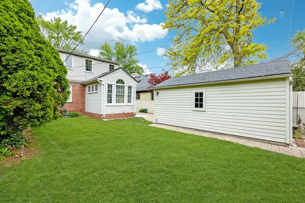 22845 Wellington Street Dearborn City MI 48124