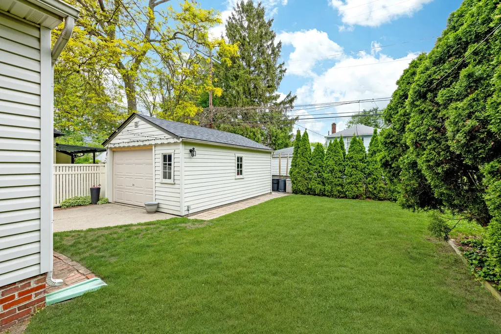 22845 Wellington Street Dearborn City MI 48124