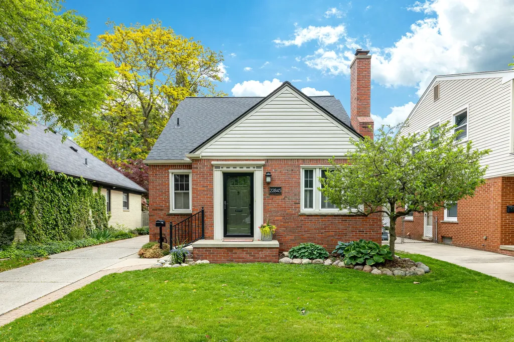 22845 Wellington Street Dearborn City MI 48124