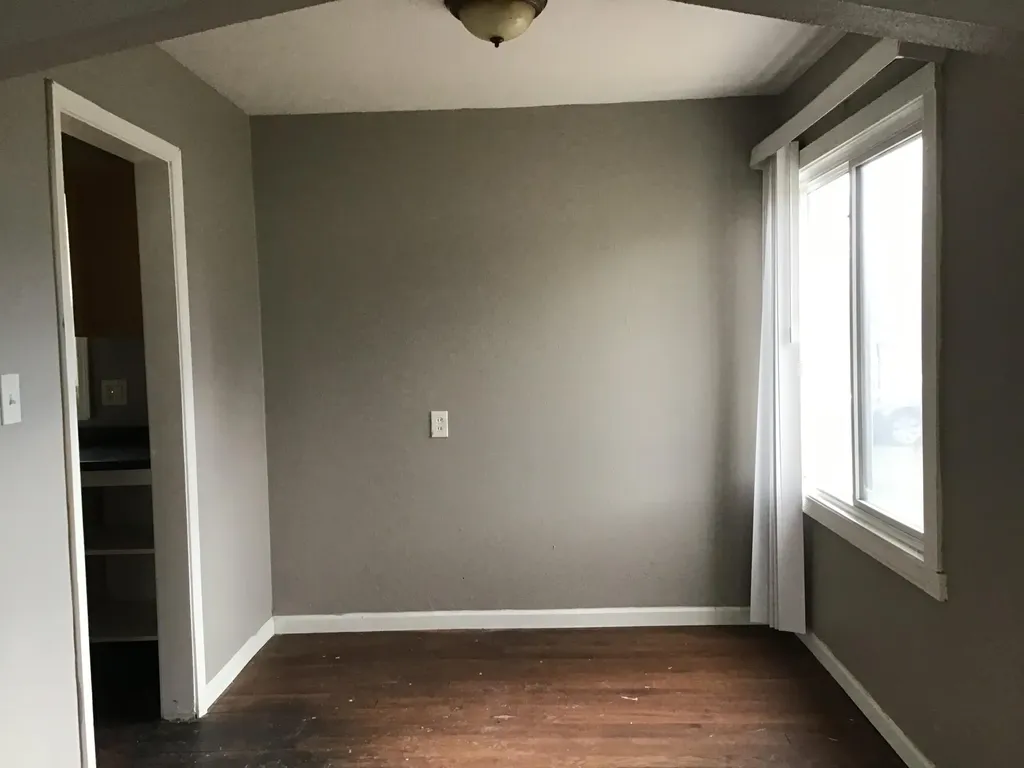 19453 Roscommon Street Harper Woods City MI 48225