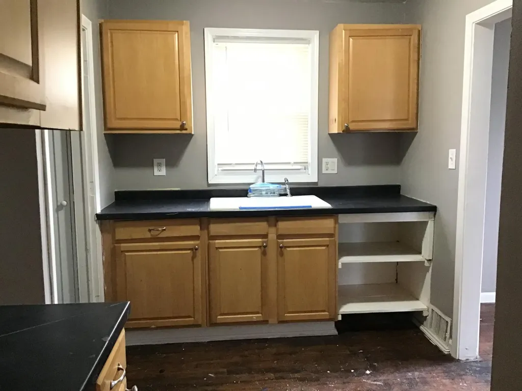19453 Roscommon Street Harper Woods City MI 48225