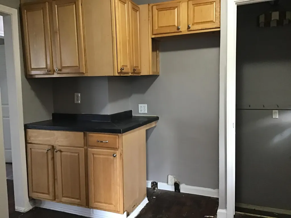 19453 Roscommon Street Harper Woods City MI 48225