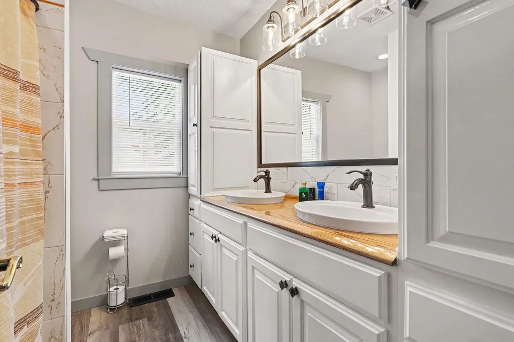 686 Marquette Avenue Muskegon City MI 49442