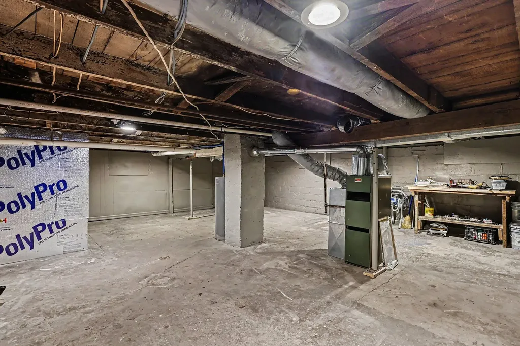 686 Marquette Avenue Muskegon City MI 49442