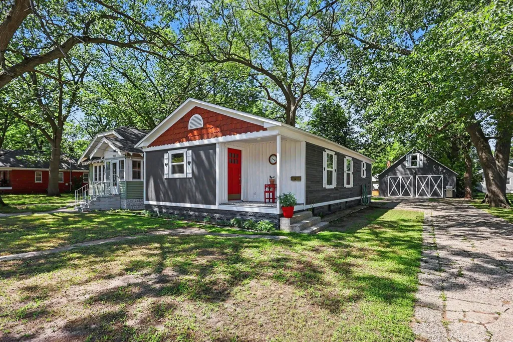 686 Marquette Avenue Muskegon City MI 49442