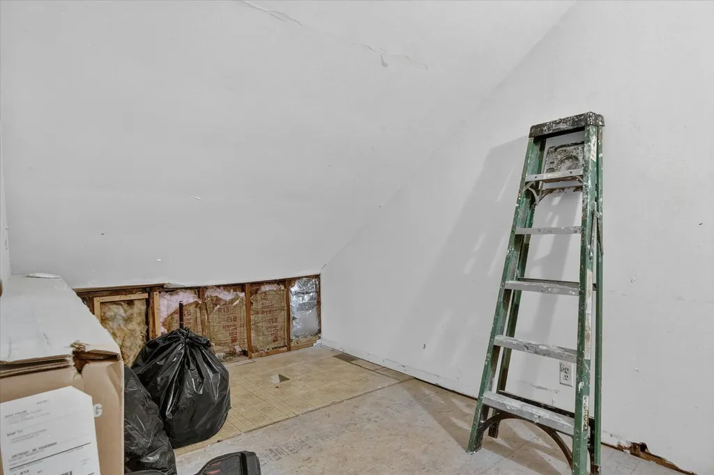 18954 Hickory Street Detroit City MI 48205