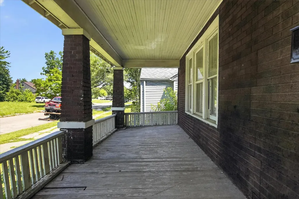 18954 Hickory Street Detroit City MI 48205