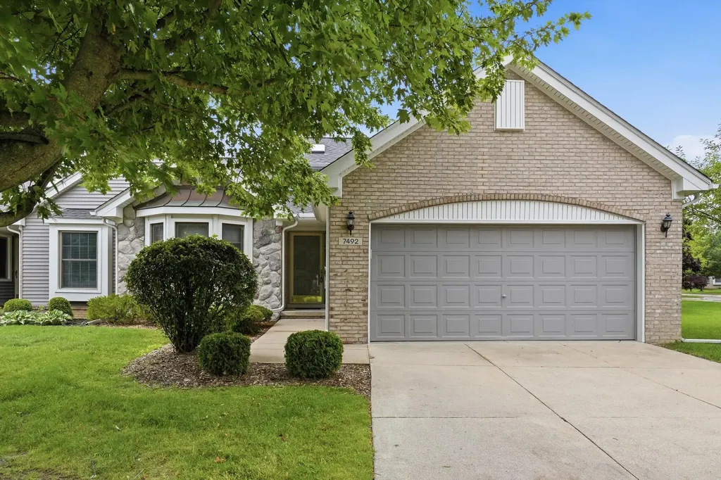 7492 Green Meadow Lane Canton Charter Township MI 48187