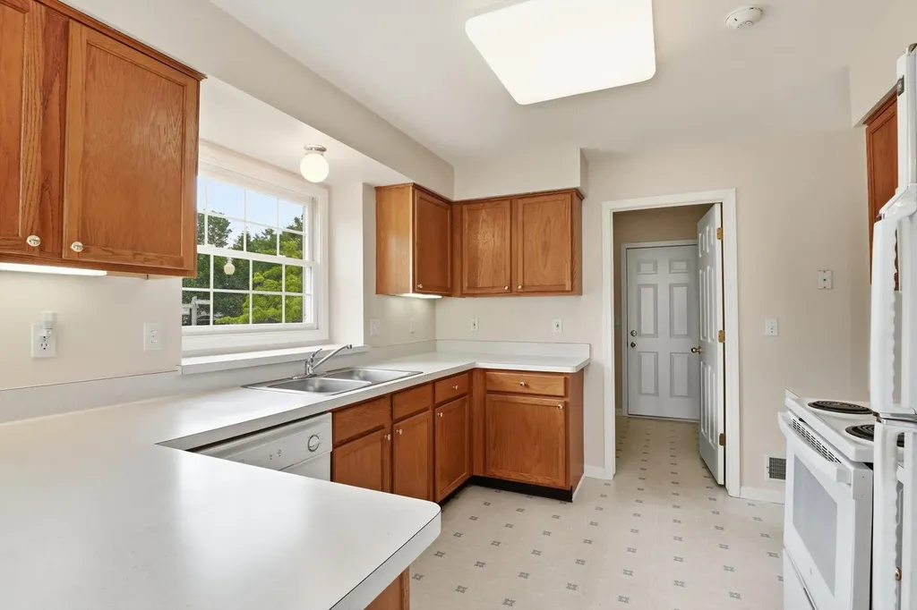 7492 Green Meadow Lane Canton Charter Township MI 48187