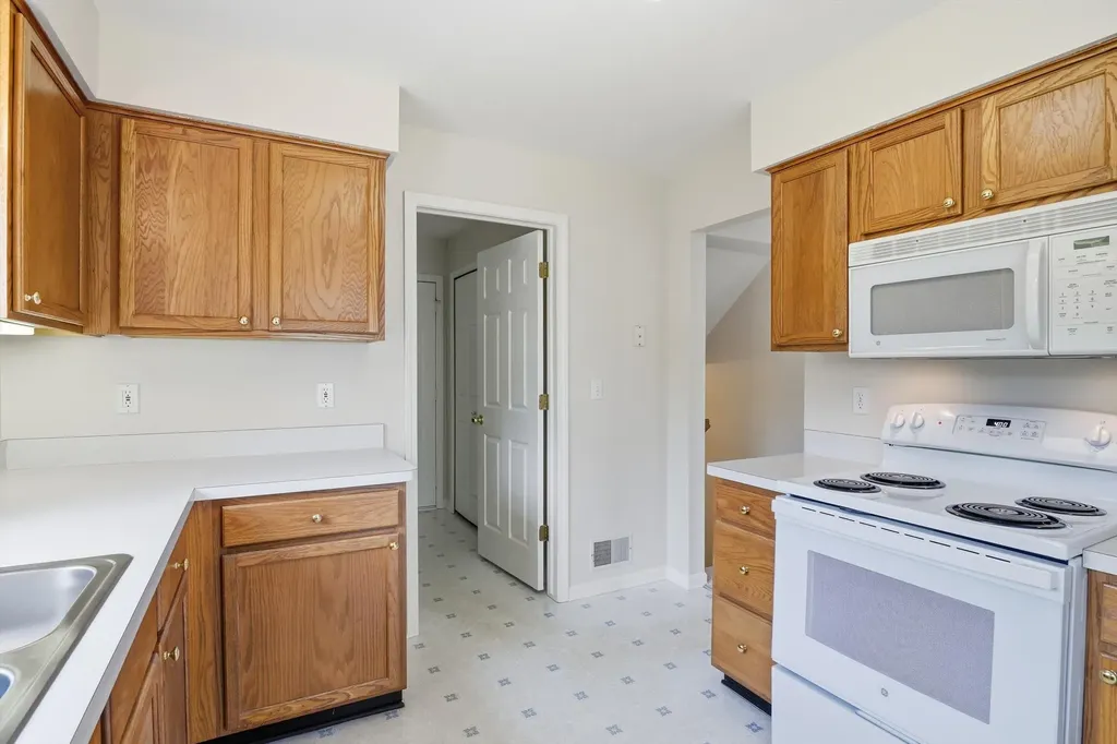 7492 Green Meadow Lane Canton Charter Township MI 48187