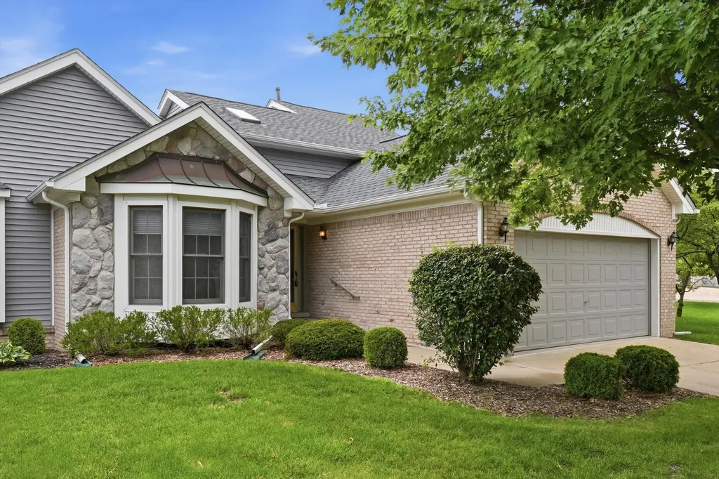 7492 Green Meadow Lane Canton Charter Township MI 48187