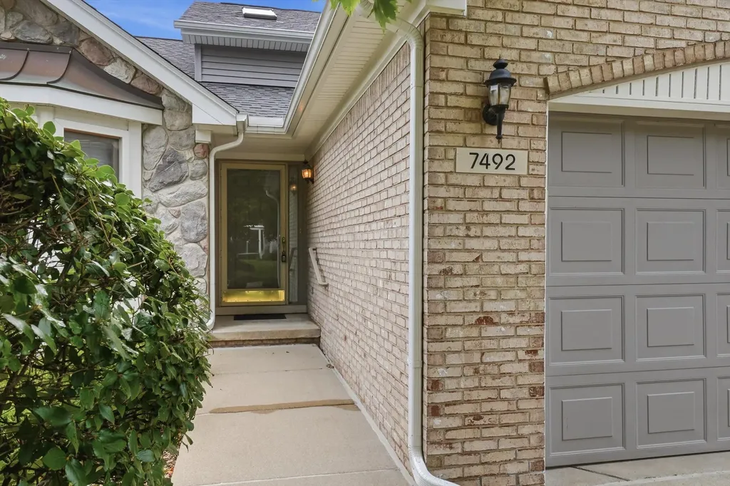 7492 Green Meadow Lane Canton Charter Township MI 48187