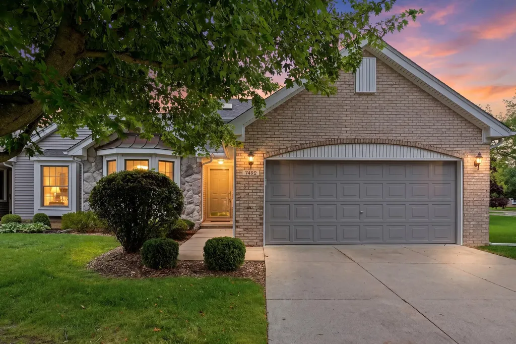 7492 Green Meadow Lane Canton Charter Township MI 48187