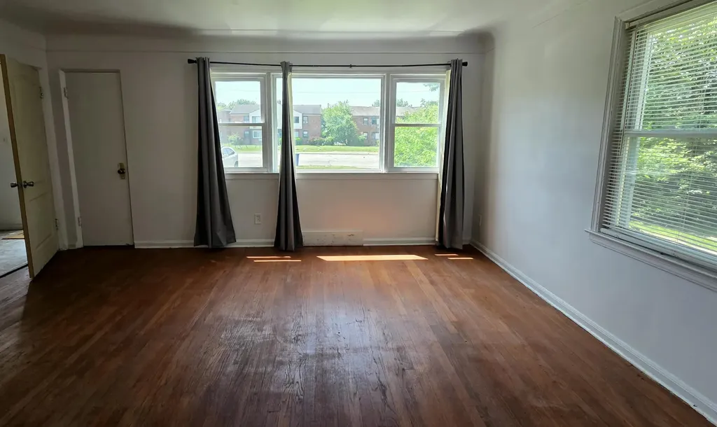 12618 W Outer Drive W Detroit City MI 48223
