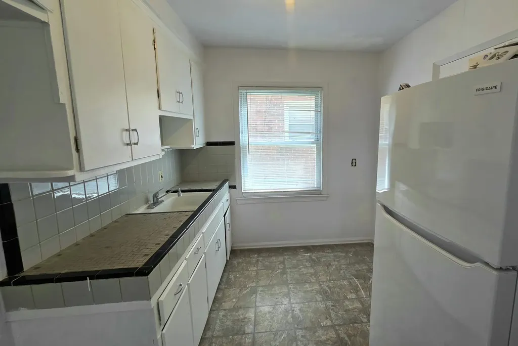 12618 W Outer Drive W Detroit City MI 48223