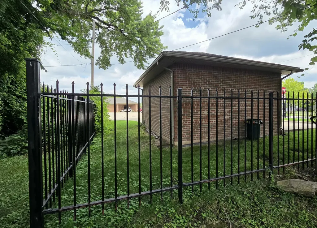 12618 W Outer Drive W Detroit City MI 48223