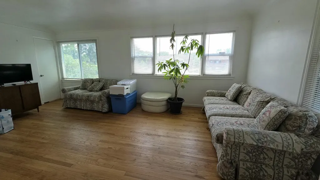 12618 W Outer Drive W Detroit City MI 48223
