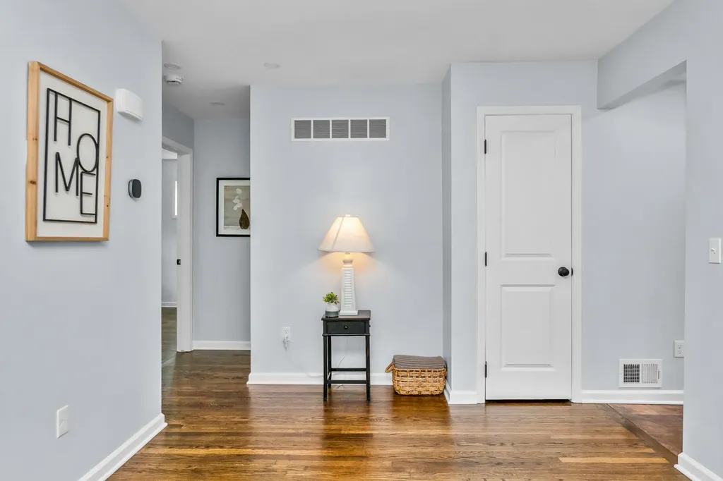 4387 Cedar Avenue West Bloomfield Charter Township MI 48323