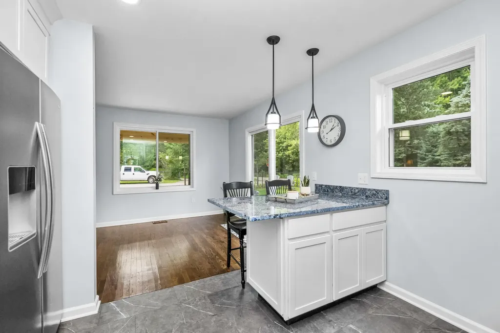 4387 Cedar Avenue West Bloomfield Charter Township MI 48323