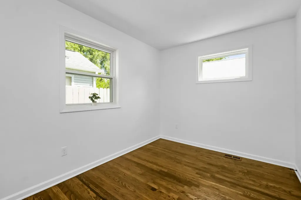 4387 Cedar Avenue West Bloomfield Charter Township MI 48323