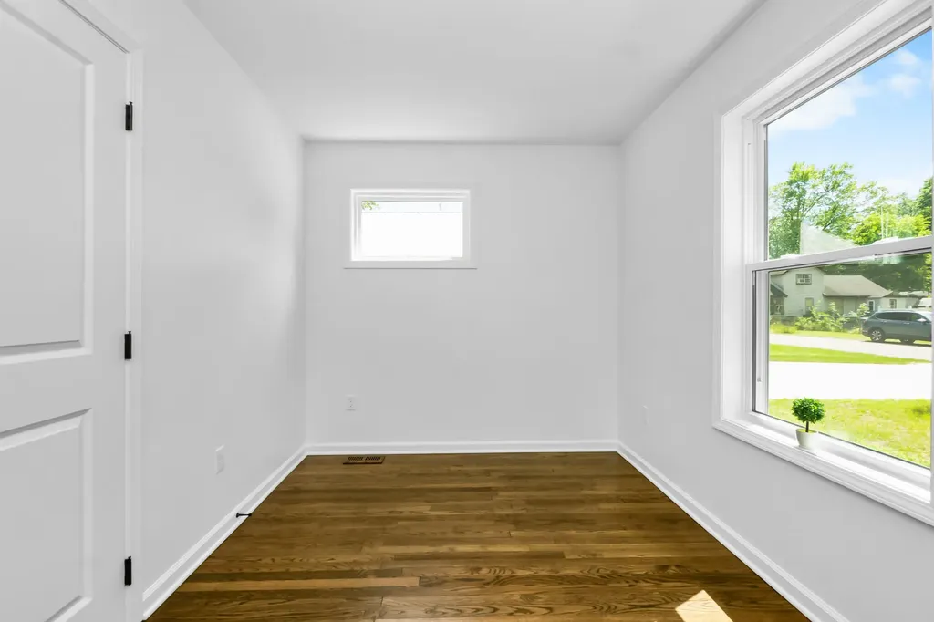 4387 Cedar Avenue West Bloomfield Charter Township MI 48323