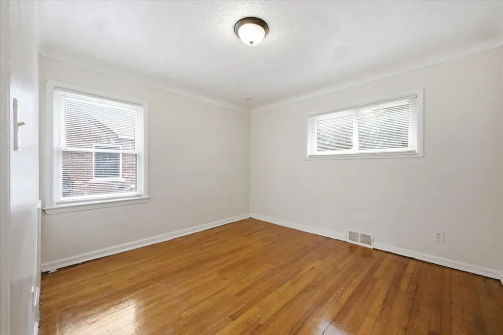 5727 University Place Detroit City MI 48224