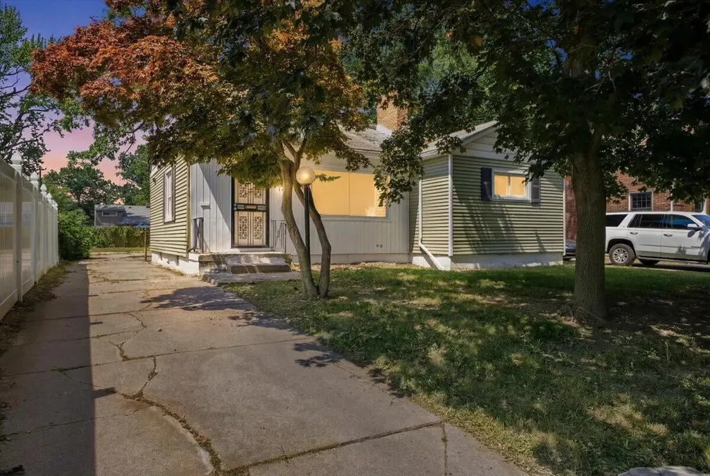 5727 University Place Detroit City MI 48224
