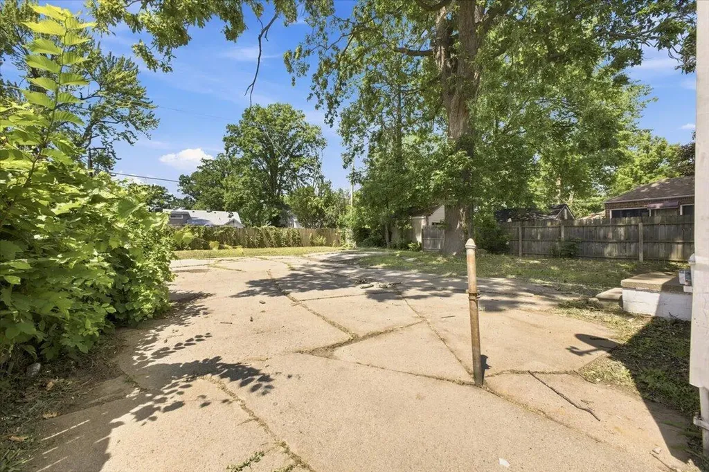 5727 University Place Detroit City MI 48224