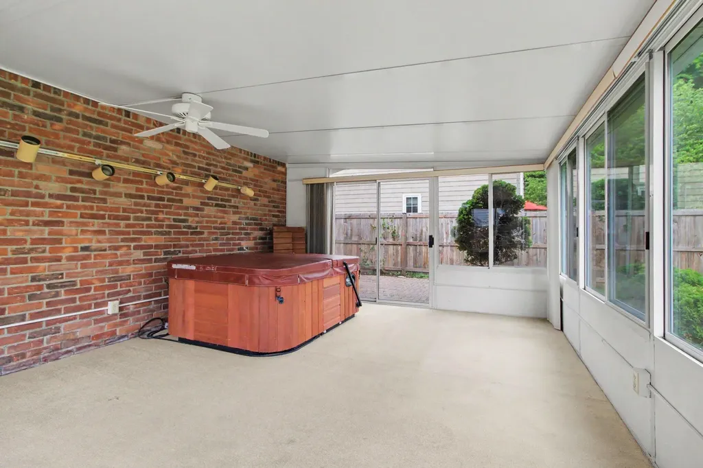 2043 Winsted Boulevard Ann Arbor City MI 48103