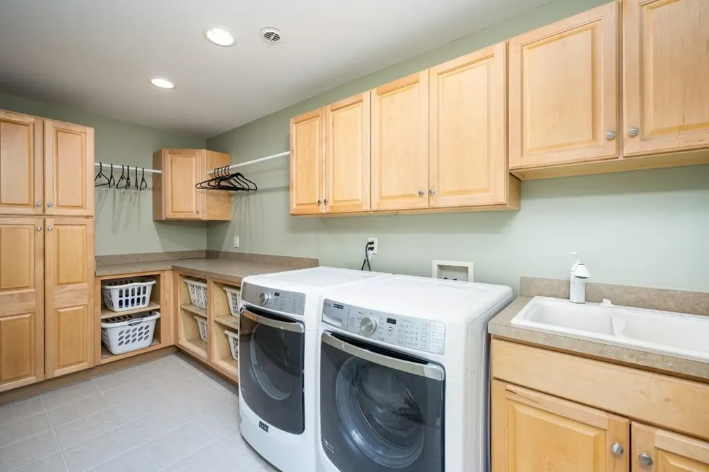 2141 Autumn Hill Drive Scio Township MI 48103