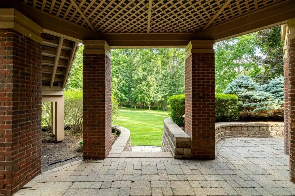 2141 Autumn Hill Drive Scio Township MI 48103