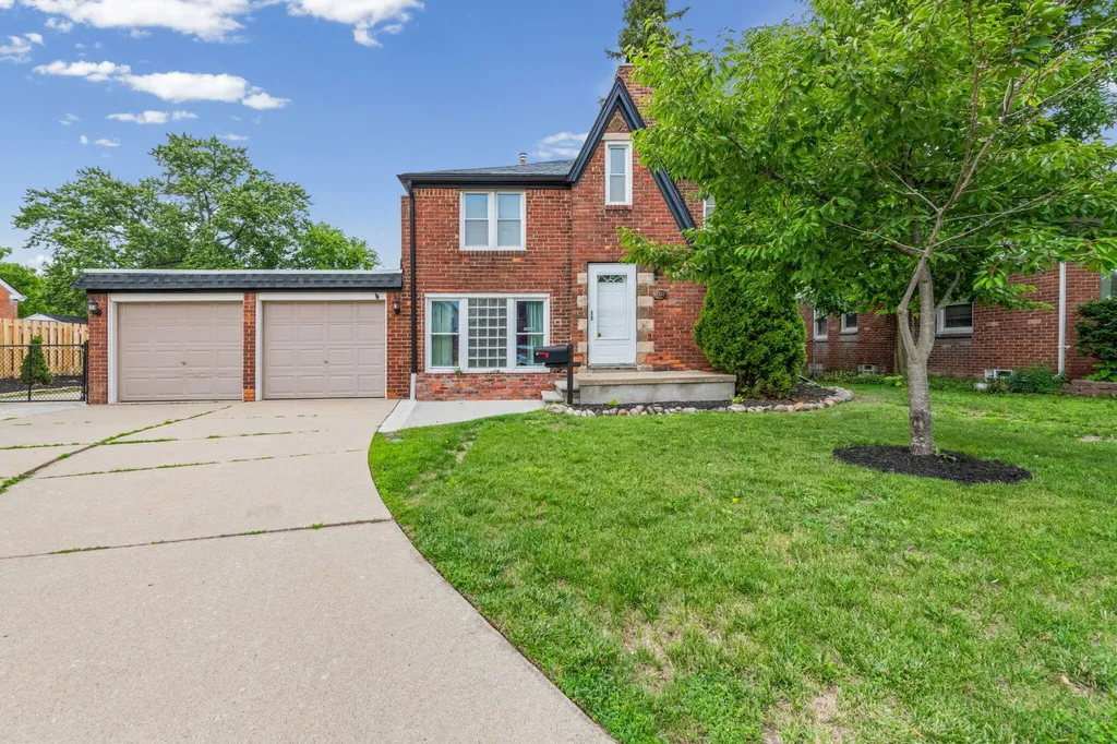 6953 Mayburn Street Dearborn Heights City MI 48127