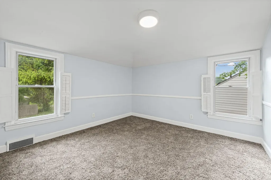 6953 Mayburn Street Dearborn Heights City MI 48127
